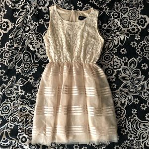 Unique Dress Puffy Striped Bottom Lace Size Small